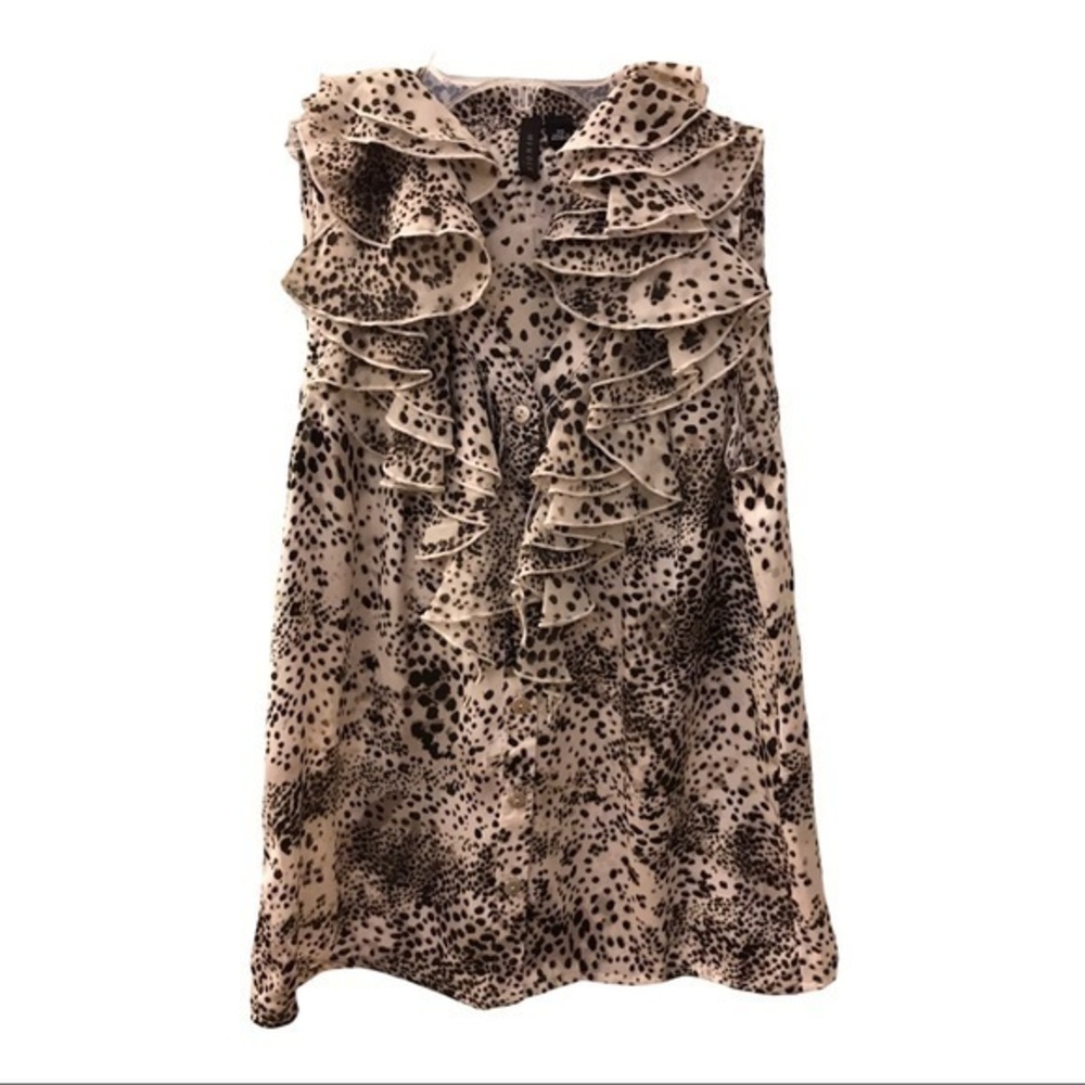 Inois animal printed top with v- neckline and ruffles Sz XS